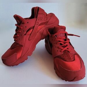 Nike Air Huarache Triple Varsity Red Athletic Shoes Mens/Youth Size 6